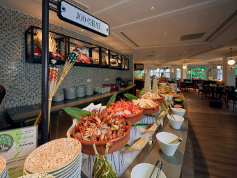 Asian Market Café, Fairmont Singapore