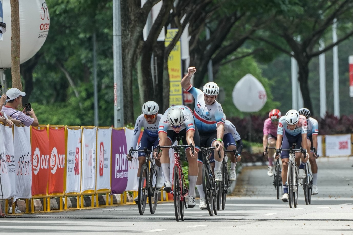 More than 20 cycling teams race for glory at OCBC Cycle speedway ...