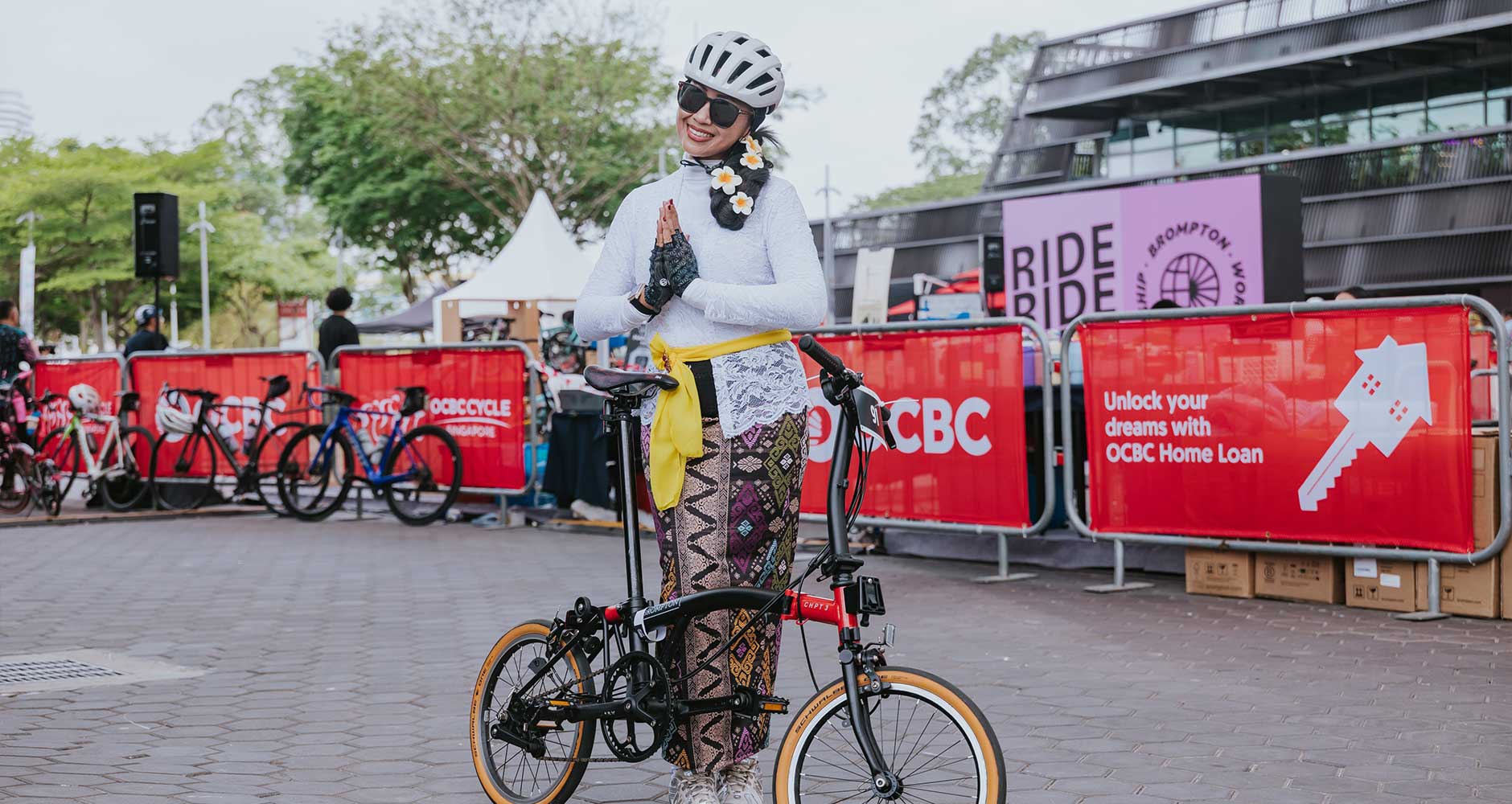 Ms Yoanna Widyastuti donned ethnic wear for her maiden Brompton World Championship race. (Photo Credit: OCBC Cycle)