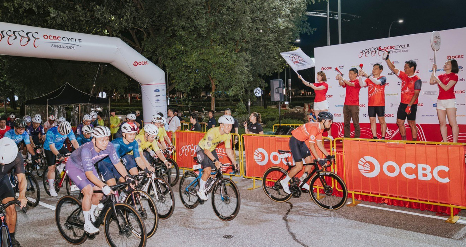 The Sportive Ride was flagged off by Mr Kubota Takeshi, General Manager, Overseas Sales & Marketing, Subaru, Mr Tan Teck Long, Group CEO, OCBC and Dr Hing Siong Chen, President, Singapore Cycling Federation (From left to right) (Photo credit: OCBC Cycle)