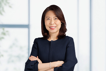 Ms Elaine Lam