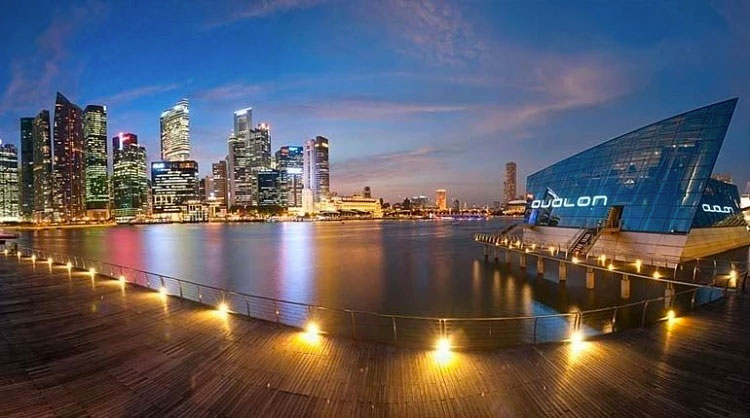 10+ Great Places for a Stunning View of National Day 2019 Fireworks - Marina Bay Sands Waterfront Boardwalk